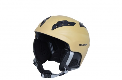 SKI HELMET